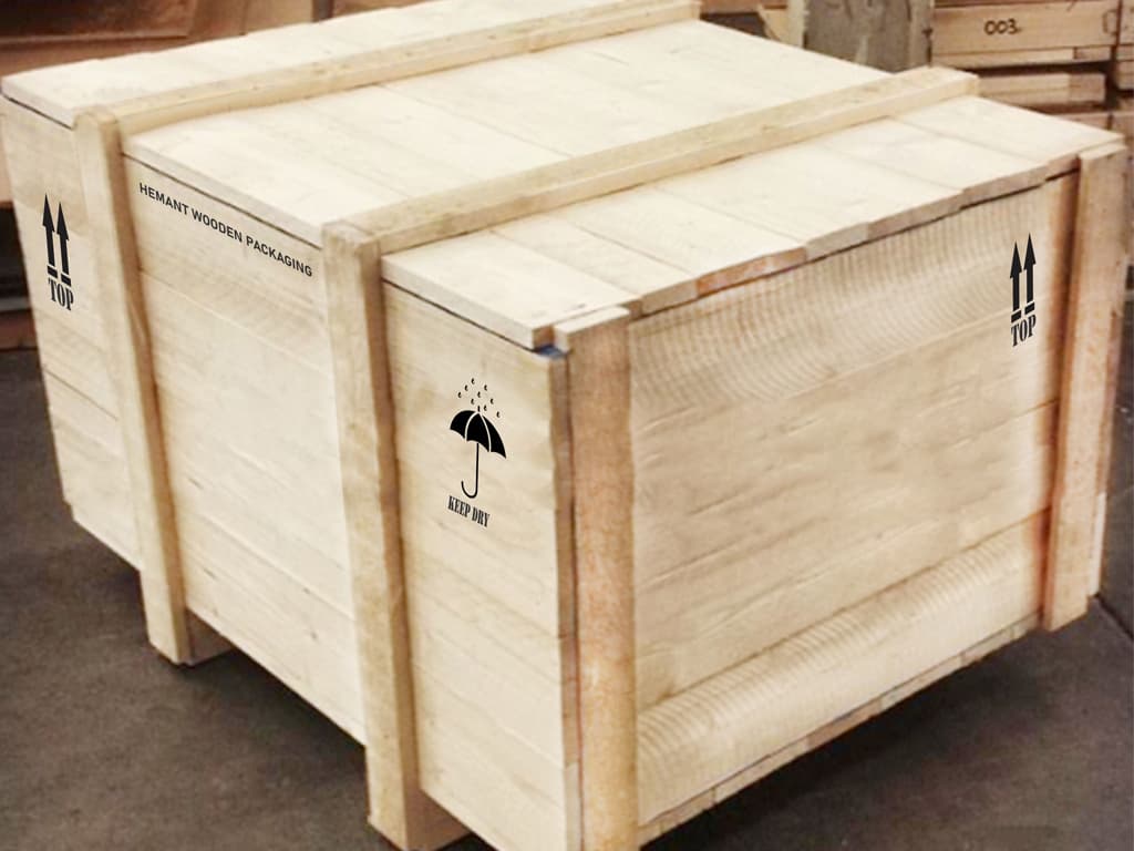 Heavy-Duty Enclosed Solid Timber Cargo Crate